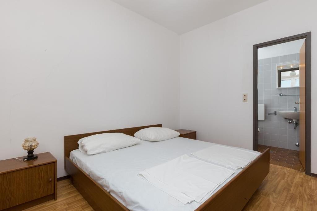 Rooms Villa Basica Saplunara Rum bild