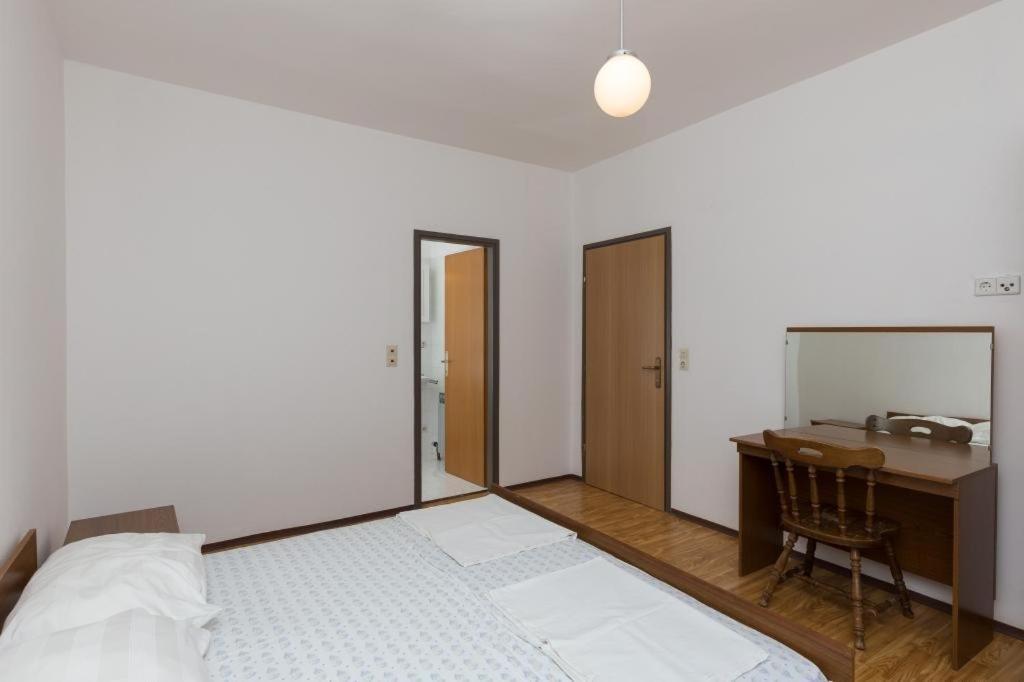 Rooms Villa Basica Saplunara Rum bild