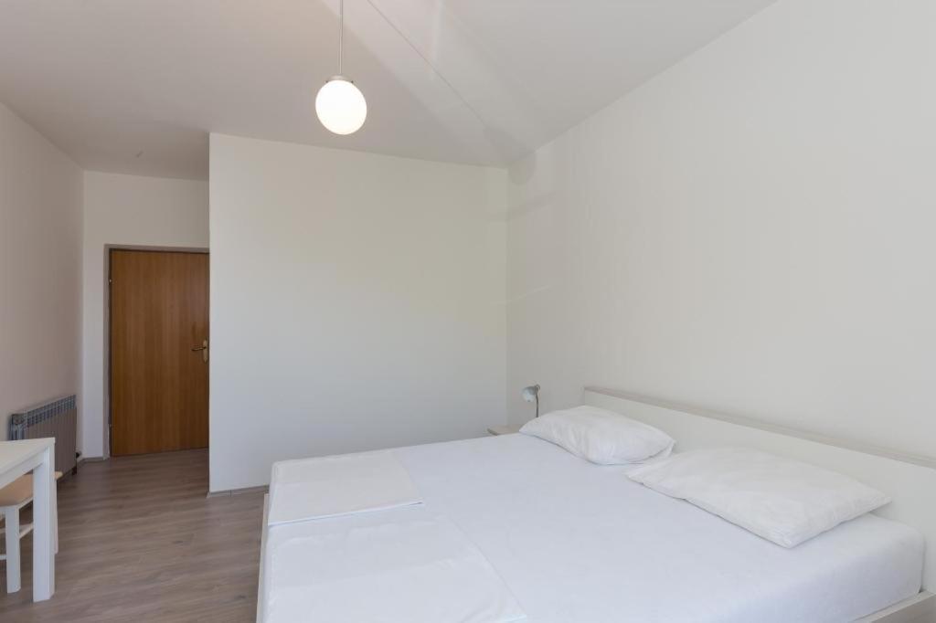 Rooms Villa Basica Saplunara Rum bild