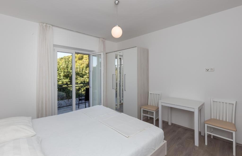 Rooms Villa Basica Saplunara Rum bild
