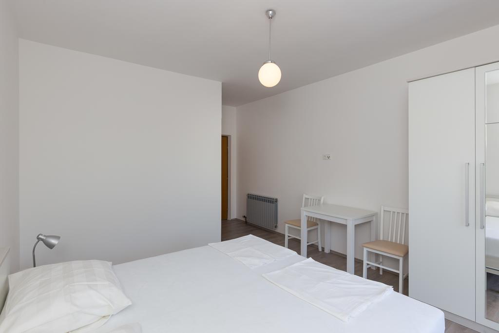 Rooms Villa Basica Saplunara Rum bild